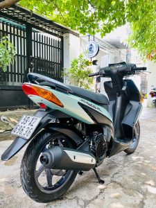 dich-vu-rua-xe-tan-trang-honda-click-5